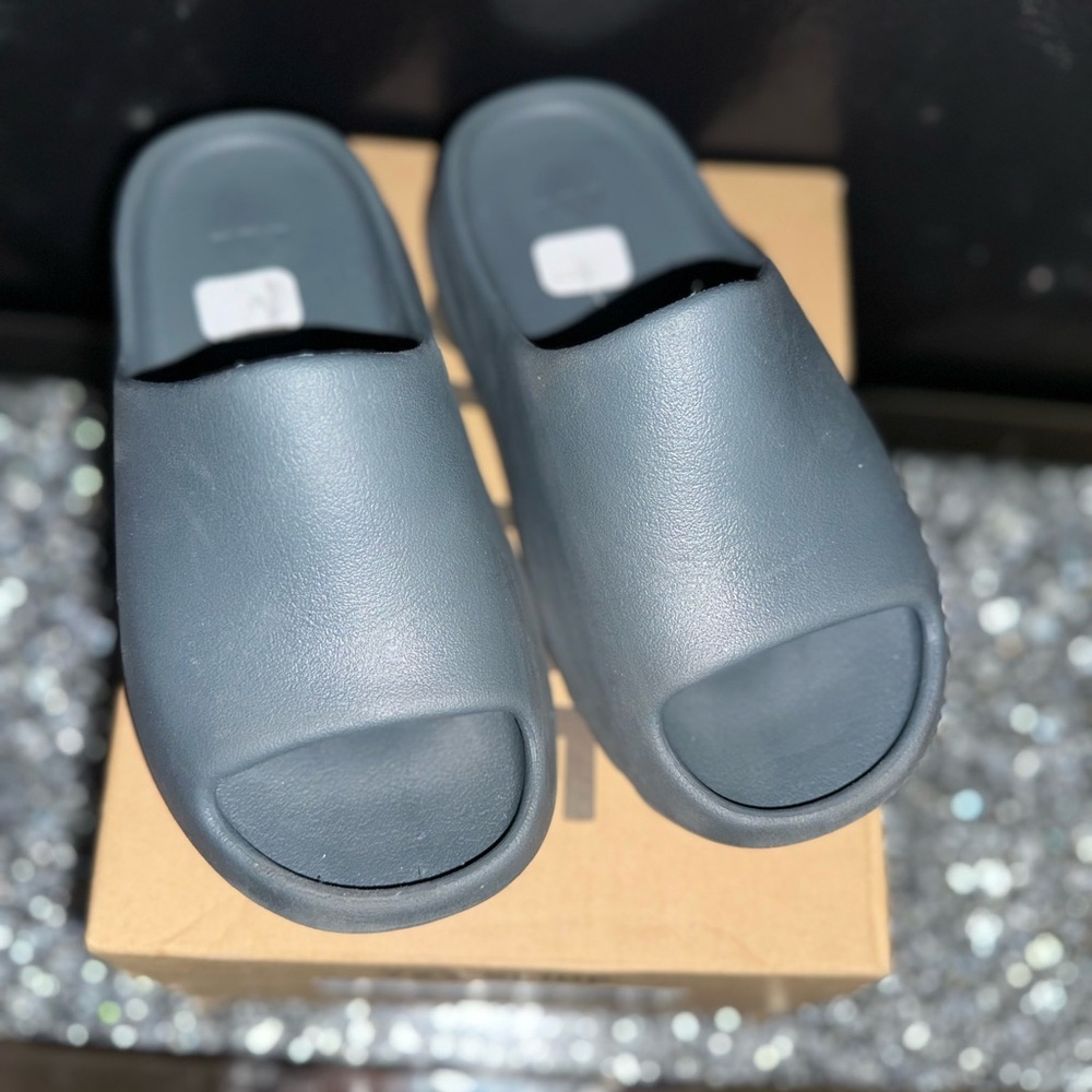 Kid’s Authentic YEEZY SLIDES
